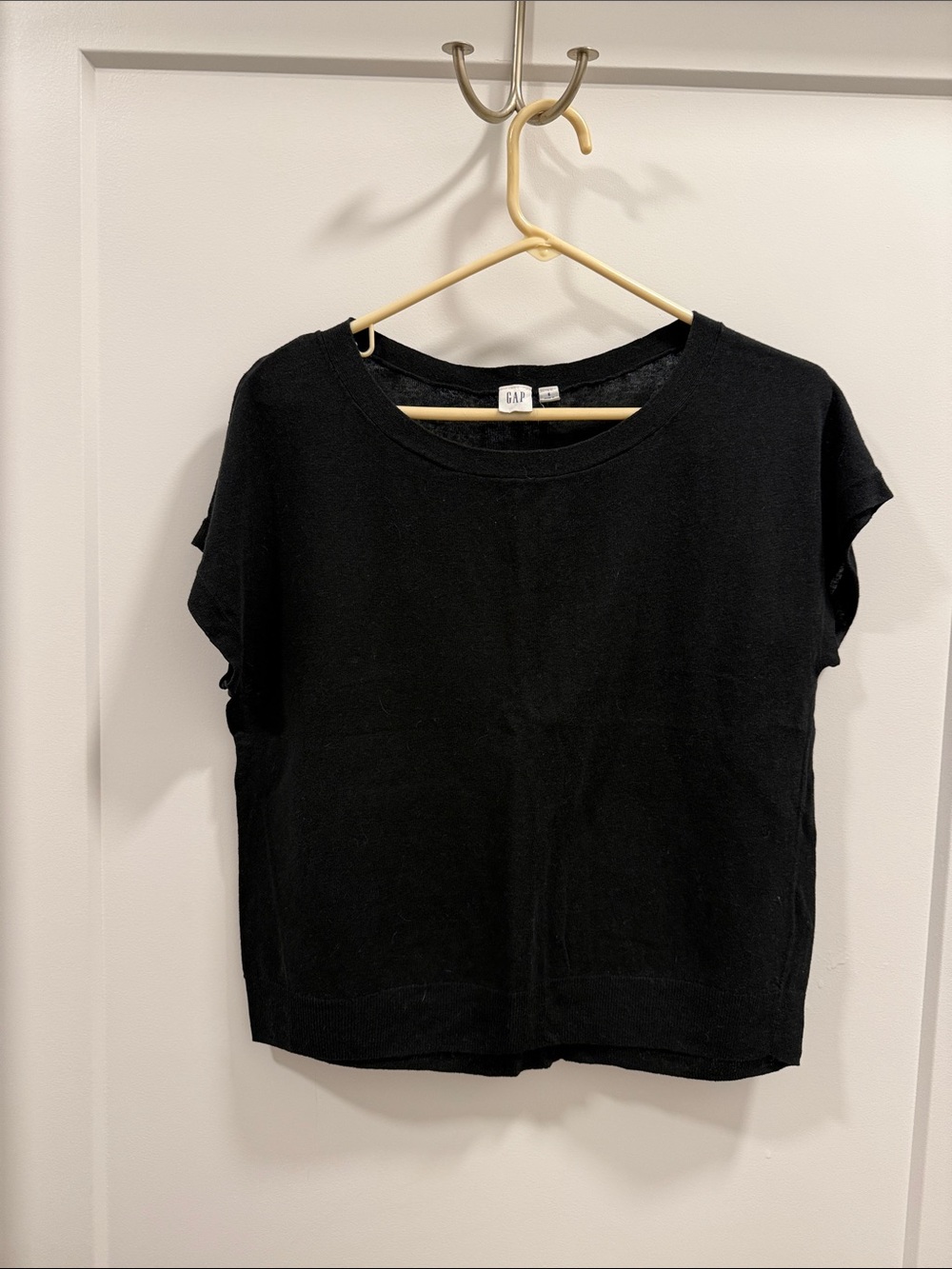 GAP Black Short-Sleeve Boxy Knit Tee